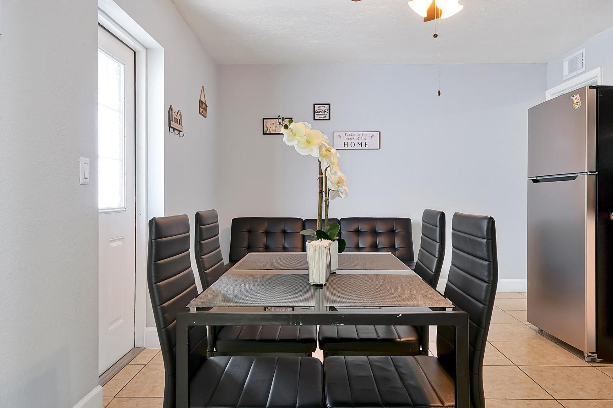 Comfortable Private Room In Tampa: The Wanderlust エクステリア 写真