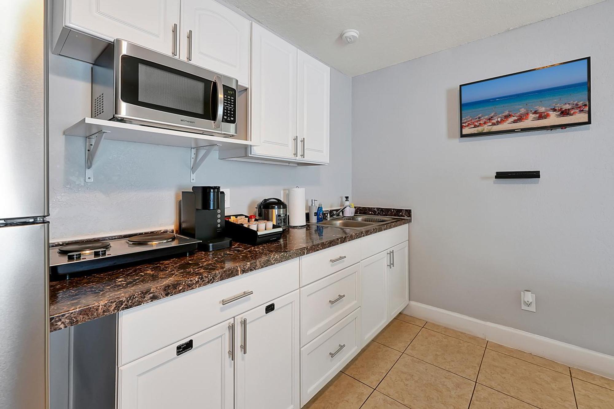 Comfortable Private Room In Tampa: The Wanderlust エクステリア 写真