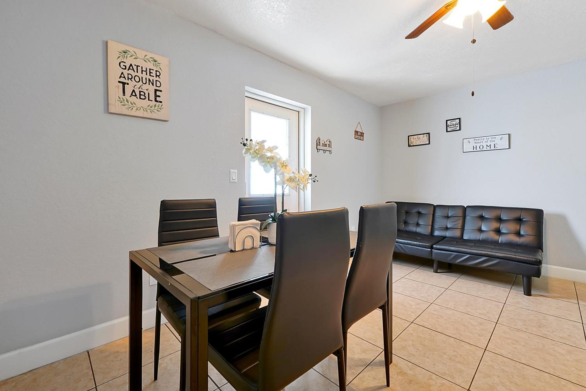 Comfortable Private Room In Tampa: The Wanderlust エクステリア 写真